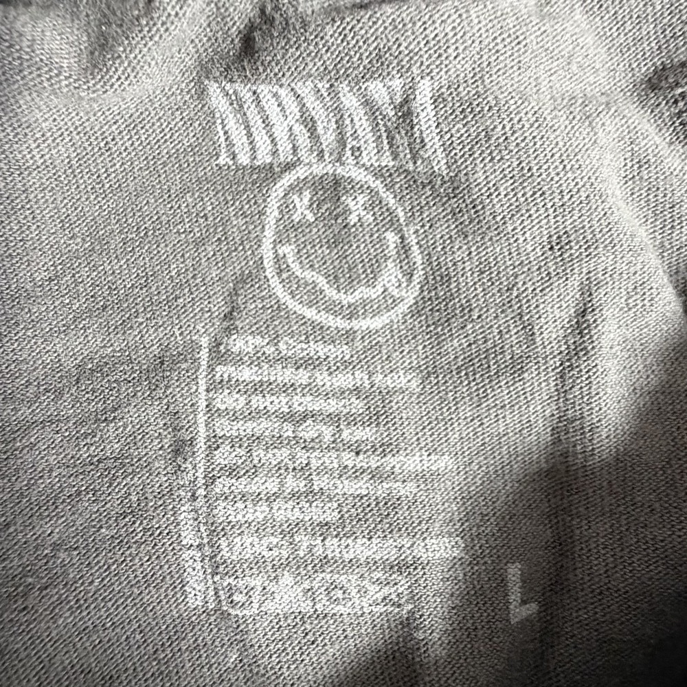 Nirvana T-Shirt Size L Smiley Face Logo - Picture 3 of 3